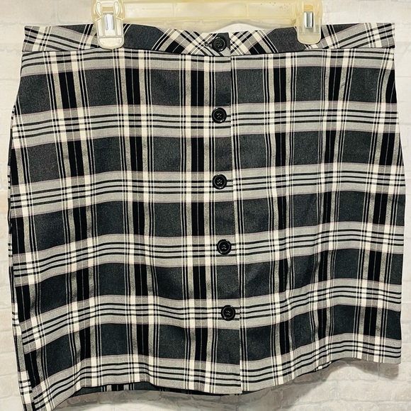 𝅺like an angel skirt, Sz 2X. Great item for Spring. Black and white check. - Picture 4 of 6